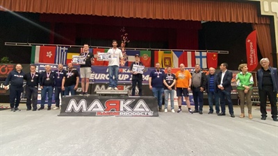 Campeão do Mundo escala 1/28