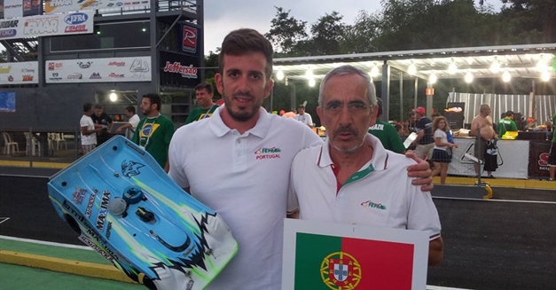 EQUIPA PORTUGUESA PRESENTE NO CAMPEONATO DO MUNDO 1/8 PISTA - BRASIL